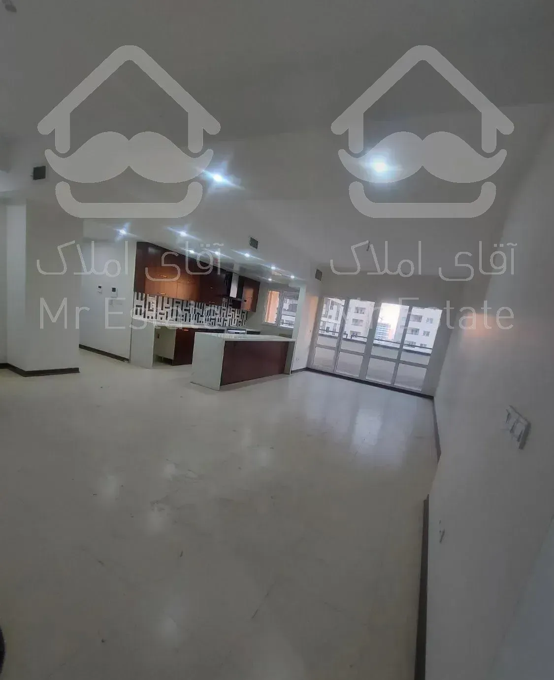 برج  ۱۳۱ متر / سه خواب / کلید نخورده / دریاچه