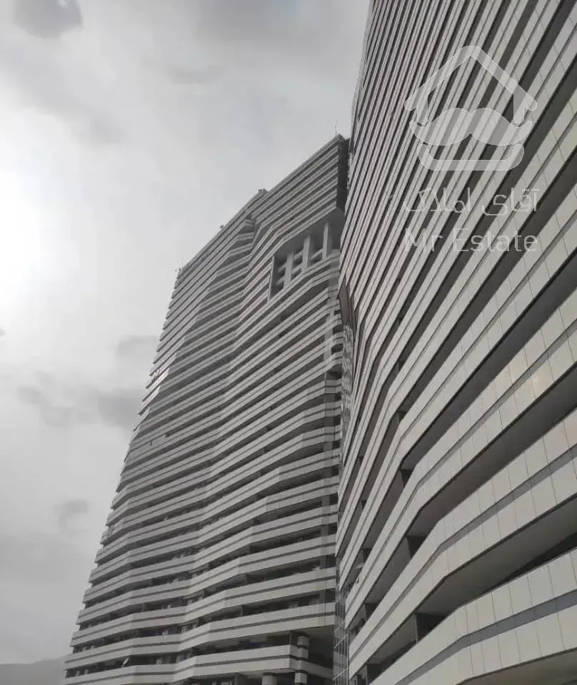 200 متر، سه خوابه، کلیدنخورده، برجG