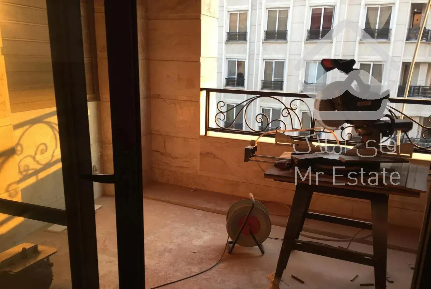 هروی 200متر 3خواب مستر تک واحدی 2پارکینگ نور جنوب