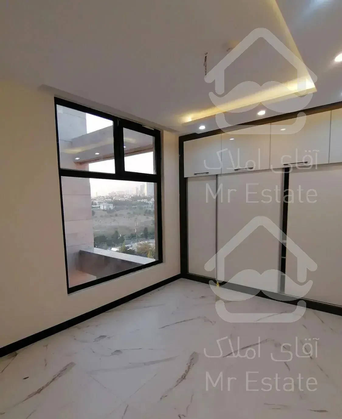 80متری نوساز در گاندی