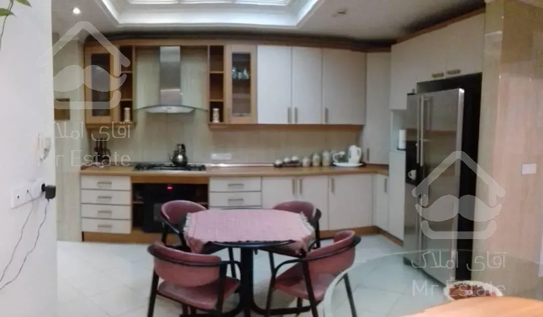 ۱۸۶متری فول مشاعات آبی، حیاط مشجر، گلسنگ