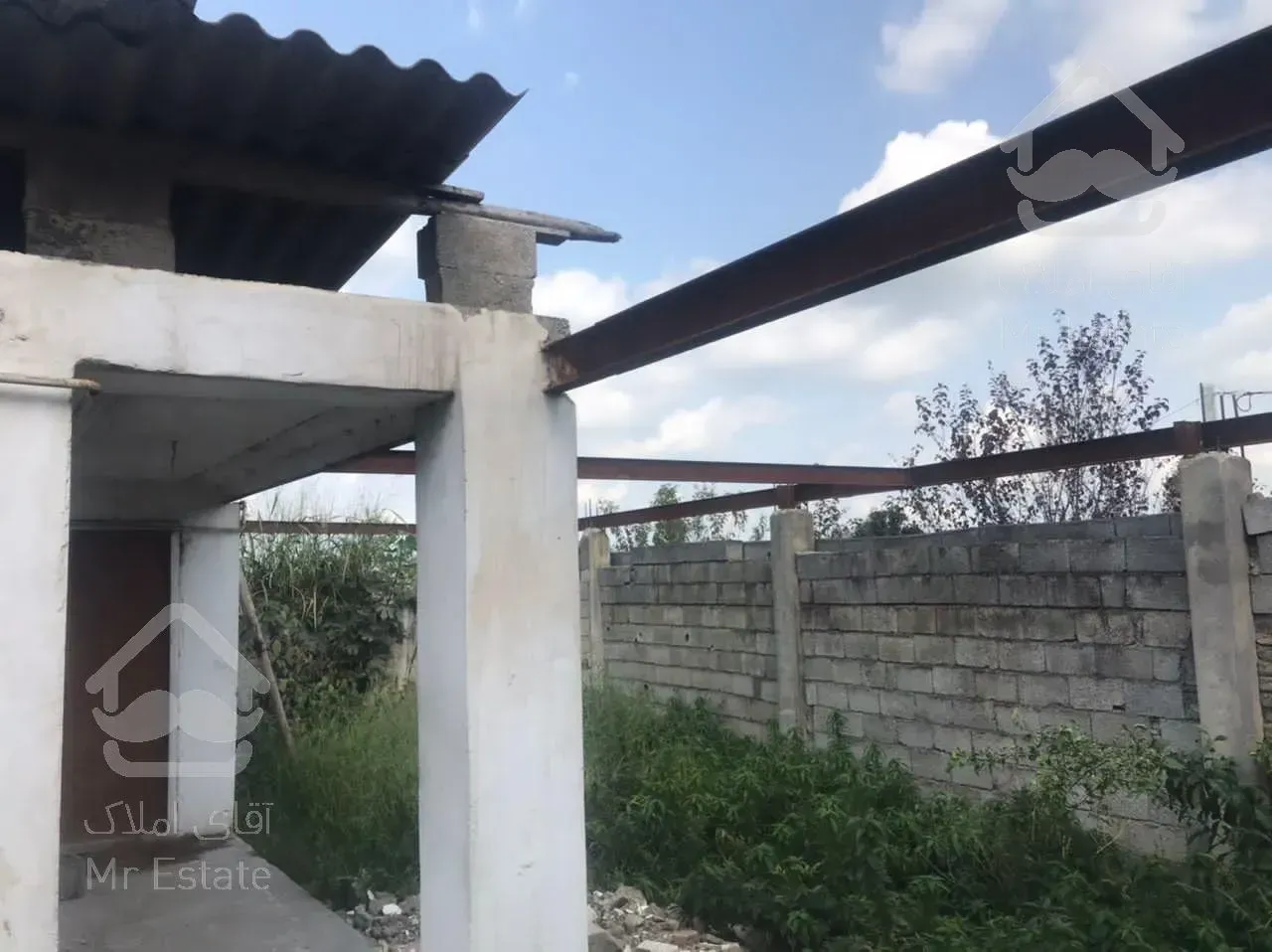 ۱۷۰ متر بنای نیمه ساخته