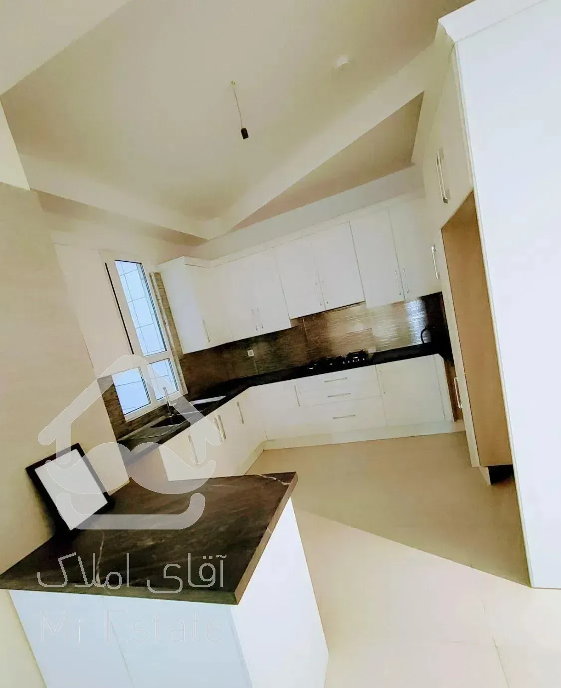 95مترکلیدنخورده/سالن پرده خور/بالکن قابل چیدمان