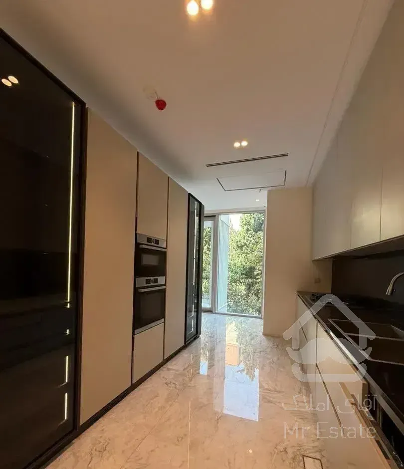 باغ فردوس ۲۴۰ متر ( مدرن )