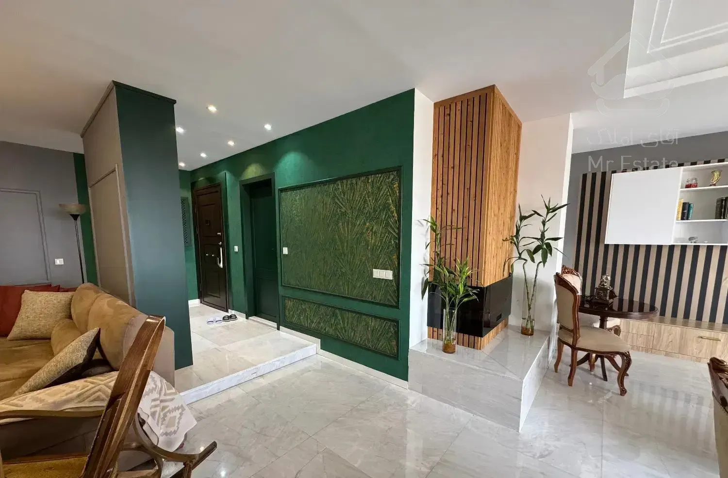 فرمانیه / نیاوران زینعلی ۲۱۰ متر تکواحدی ۲ پارکینگ