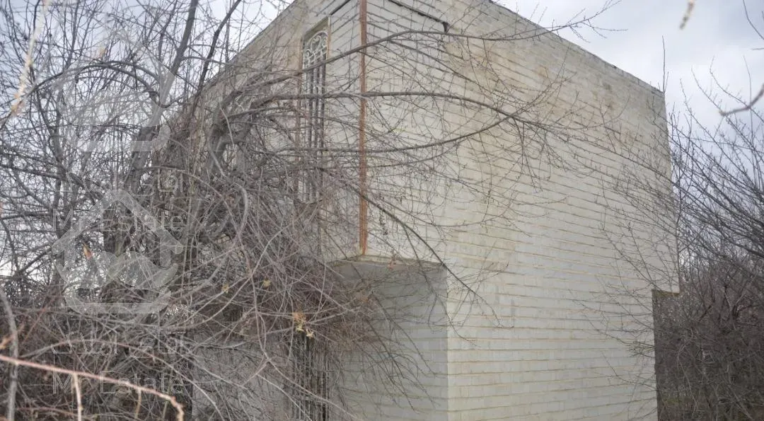 باغ با ساختمان دو طبقه