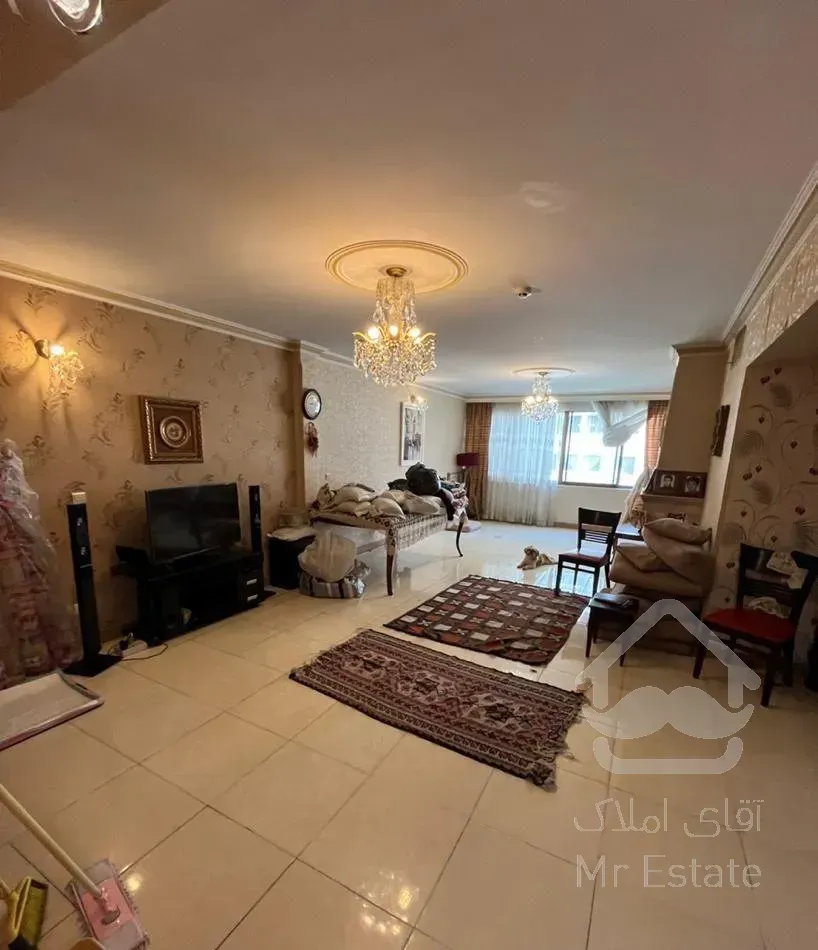 فروش آپارتمان ۱۳۰ متری ۳ خوابه در کوی فراز