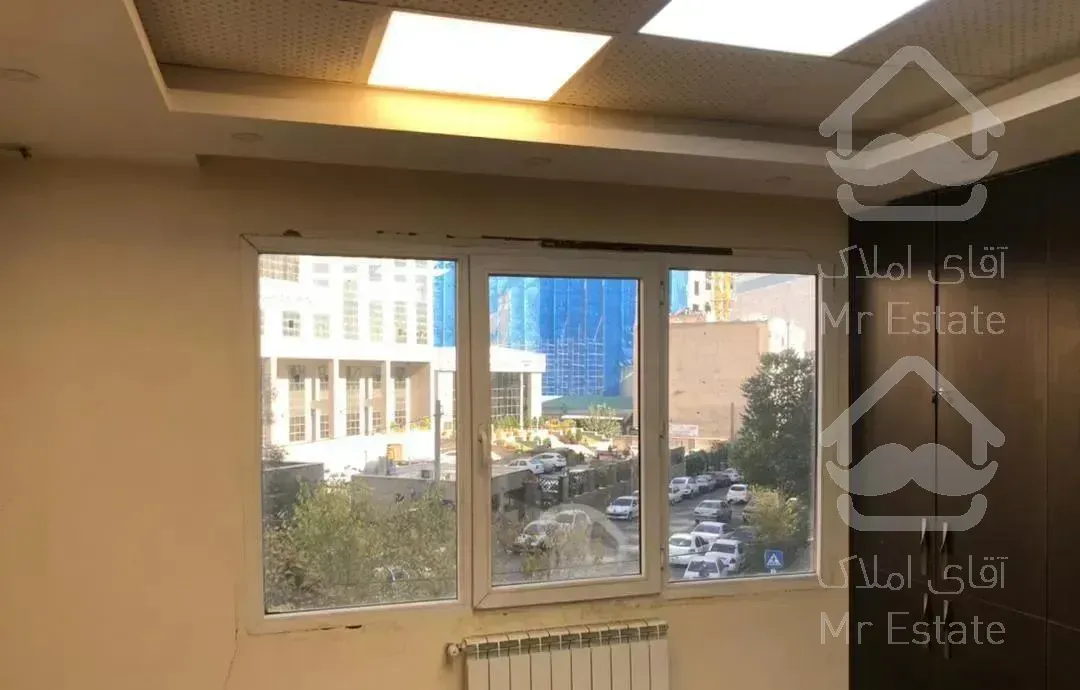 ۱۳۰ متر ونک/۳خواب/موقعیت اداری/تابلو خور