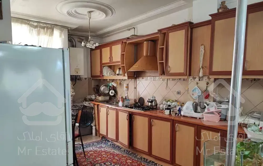 آپارتمان طبقه ۳ شیشه گران بهشتی۵ فول