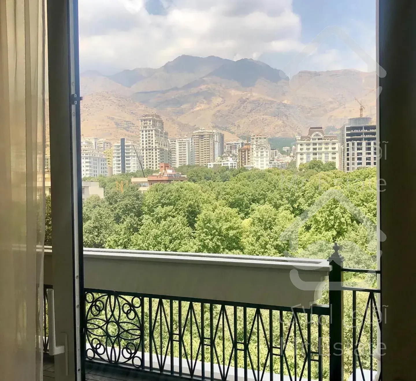 کامرانیه پنت هاوس ۵۲۰ متری مشرف به باغ