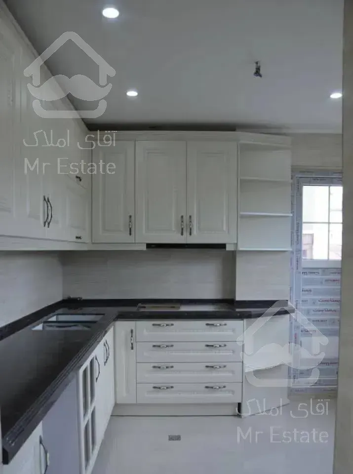 فروش ویلا ۷۰۰متری در محوطه ۱۰۰۰متری