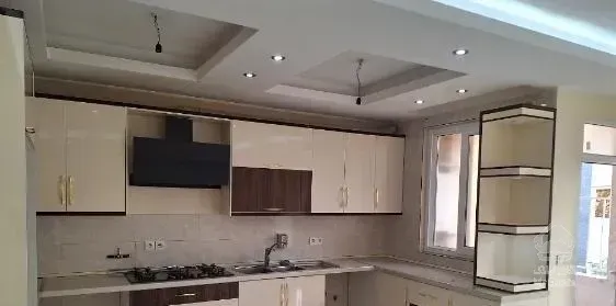 ۵۷ متر /  روبه آفتاب  طبقه دوم   شهرک آزادی