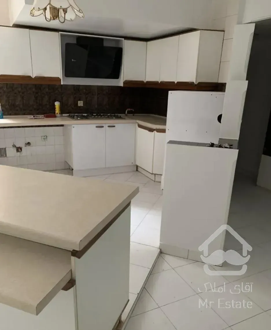 آپارتمان ۱۳۴ متری سعادت آباد