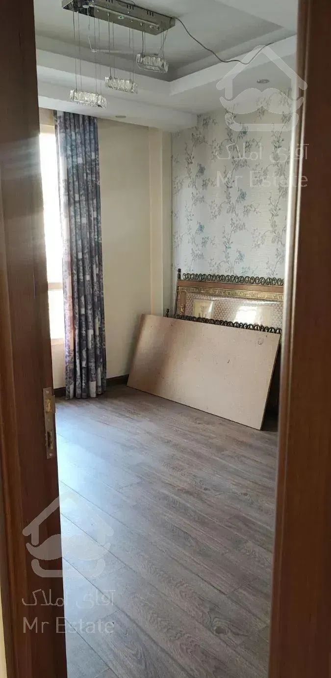 ۱۲۷متر/سه خواب/برج باغ برند ازگل/دو پارکینگ