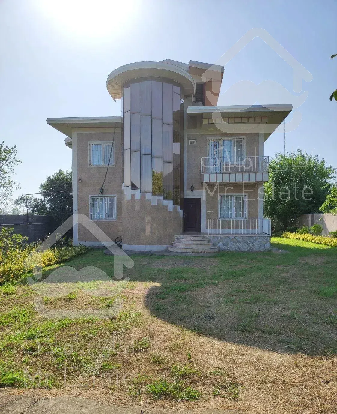 ۸۹۰ متر باغ ۲۴۰ متر زیربنا فول امکانات اوشیان