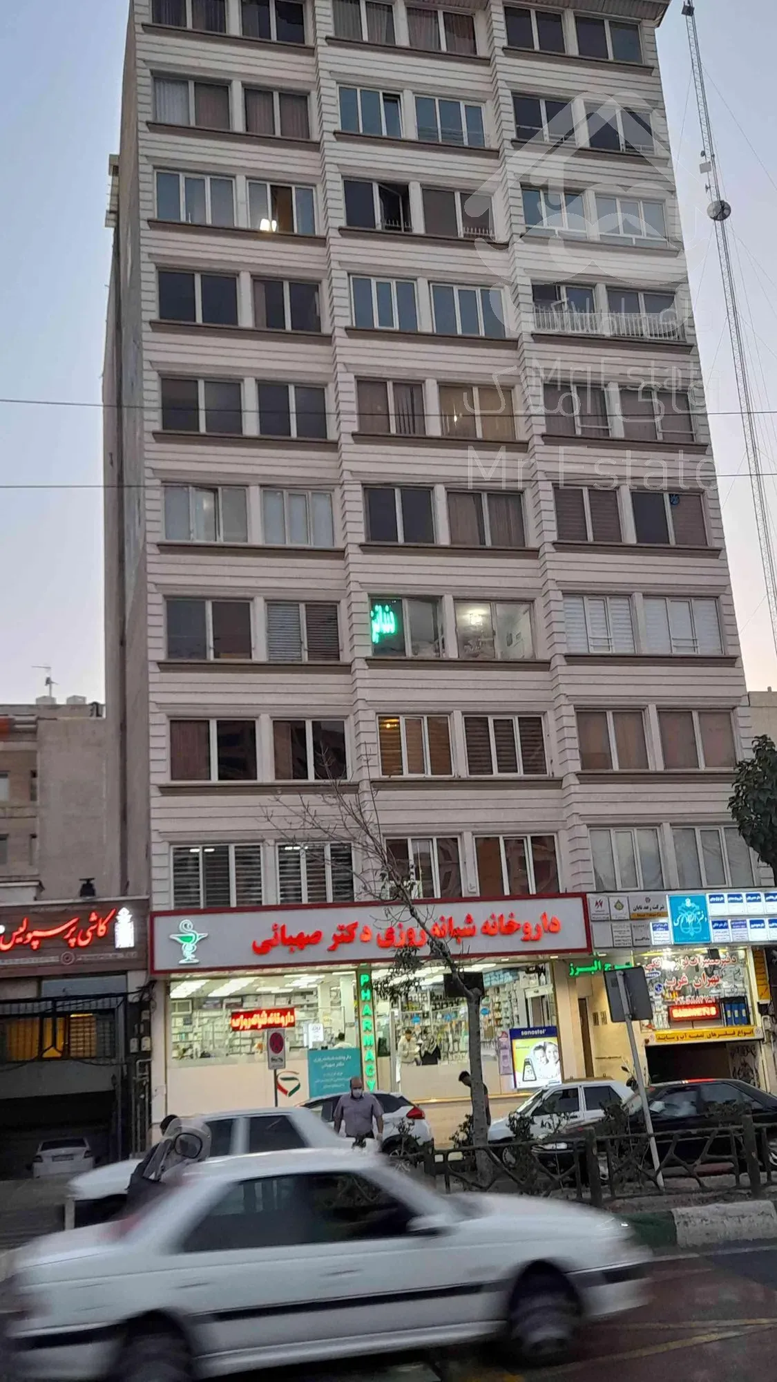 ۶۷متر اداری بر کاشانی