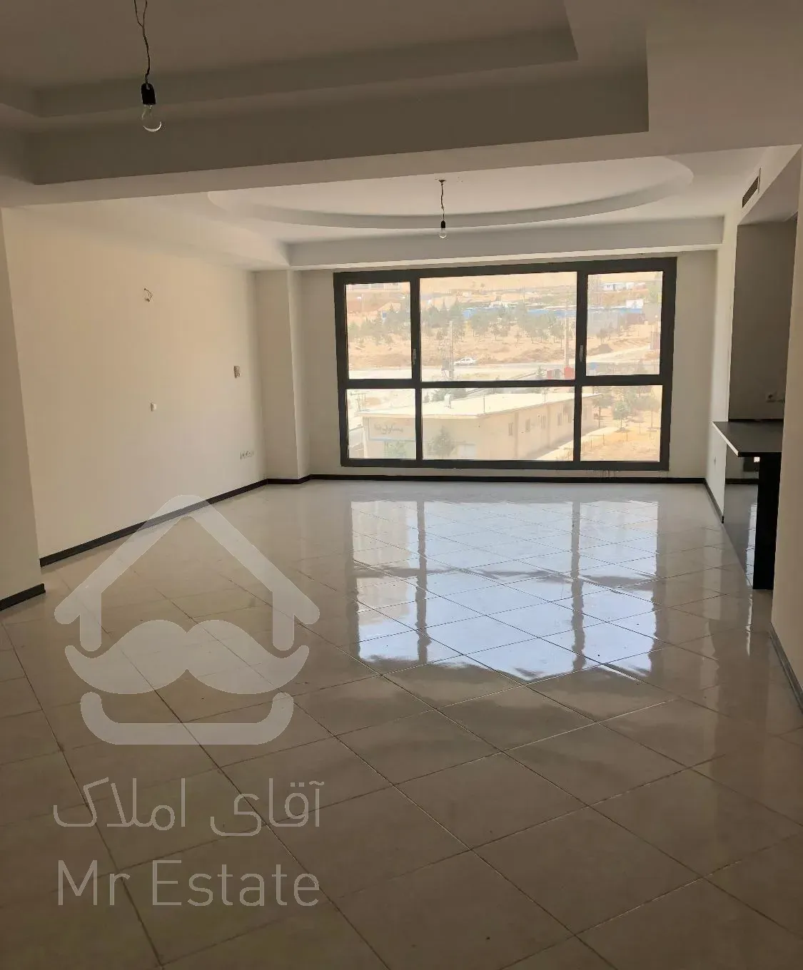 واحد ۱۶۷ متری ،۳ خواب ، سالن بزرگ و بالکن عالی