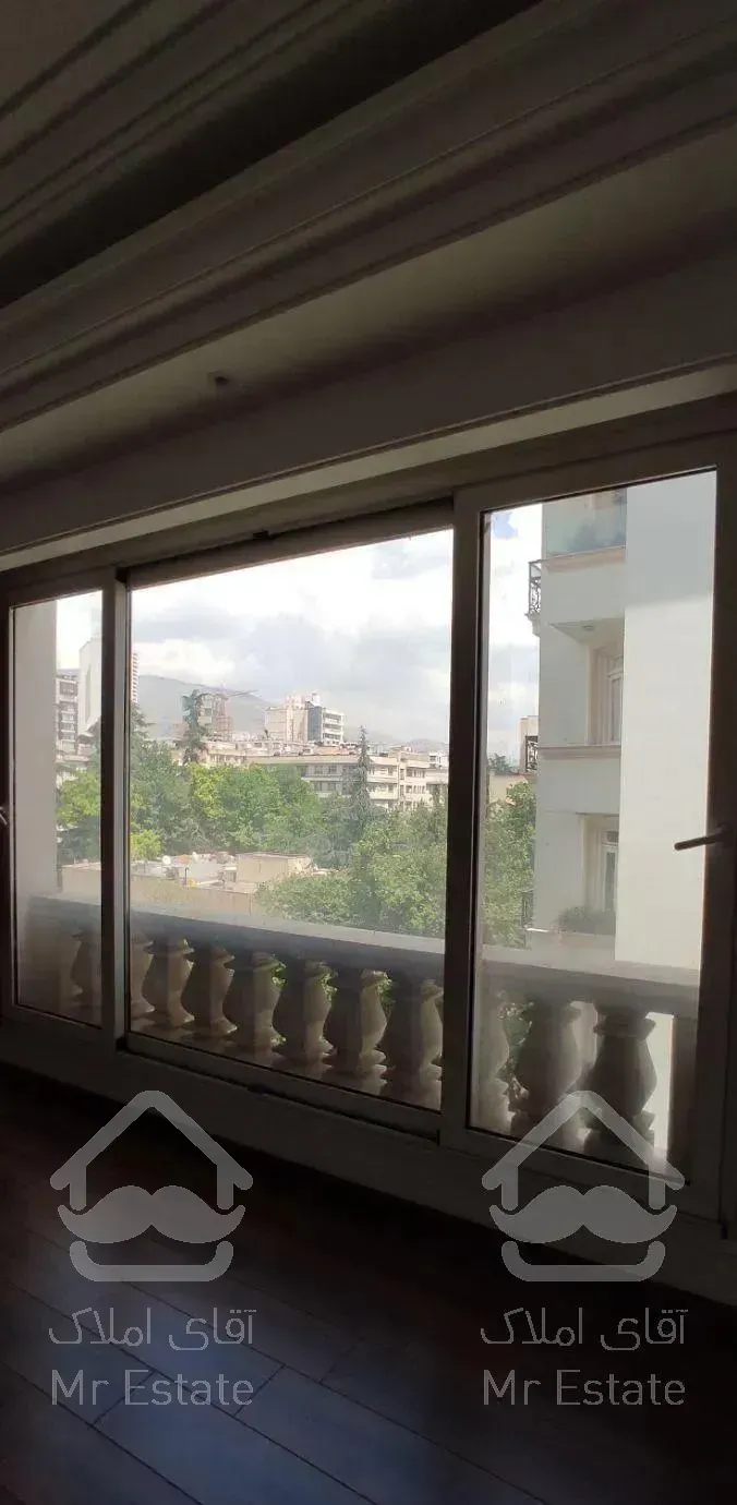 آپارتمان ۲۰۰ متری در کامرانیه/مشاعات آبی و3پارکینگ