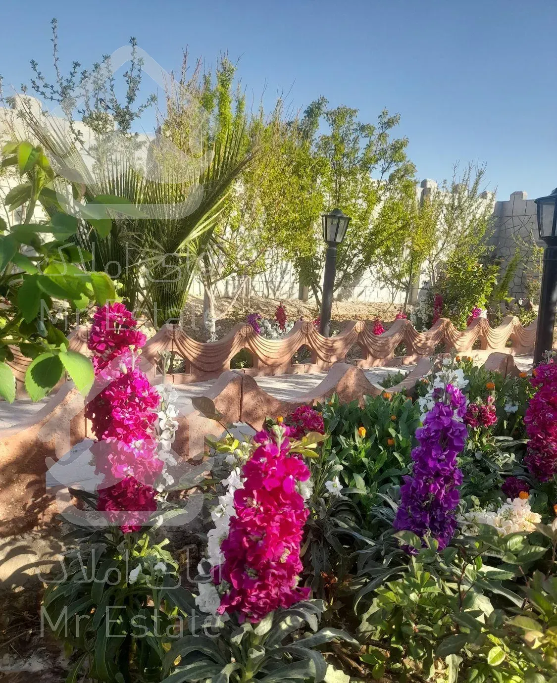 باغ ویلایی زیبا استخردار با امنیت کامل