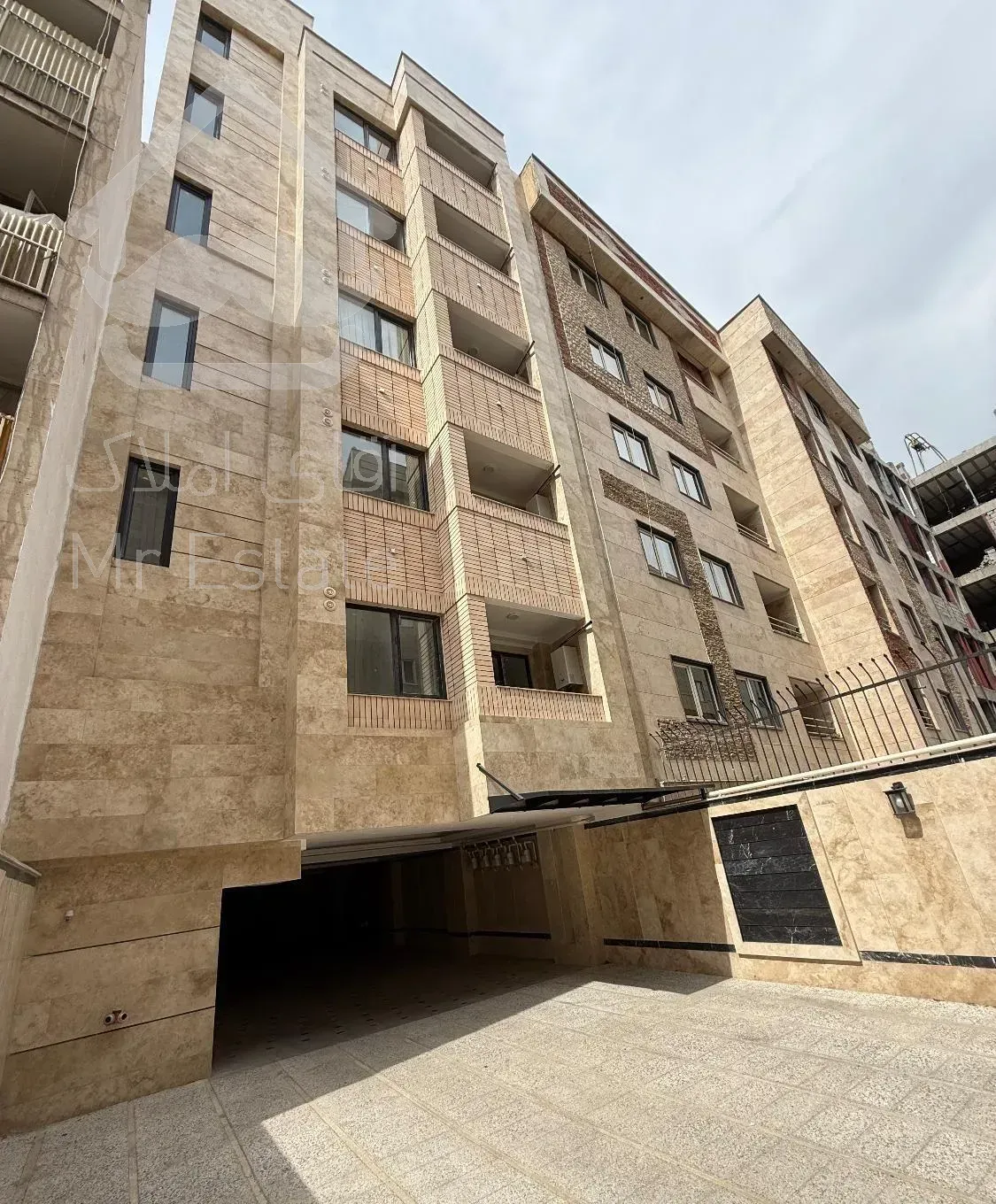 فروش آپارتمان نوساز تک واحدی