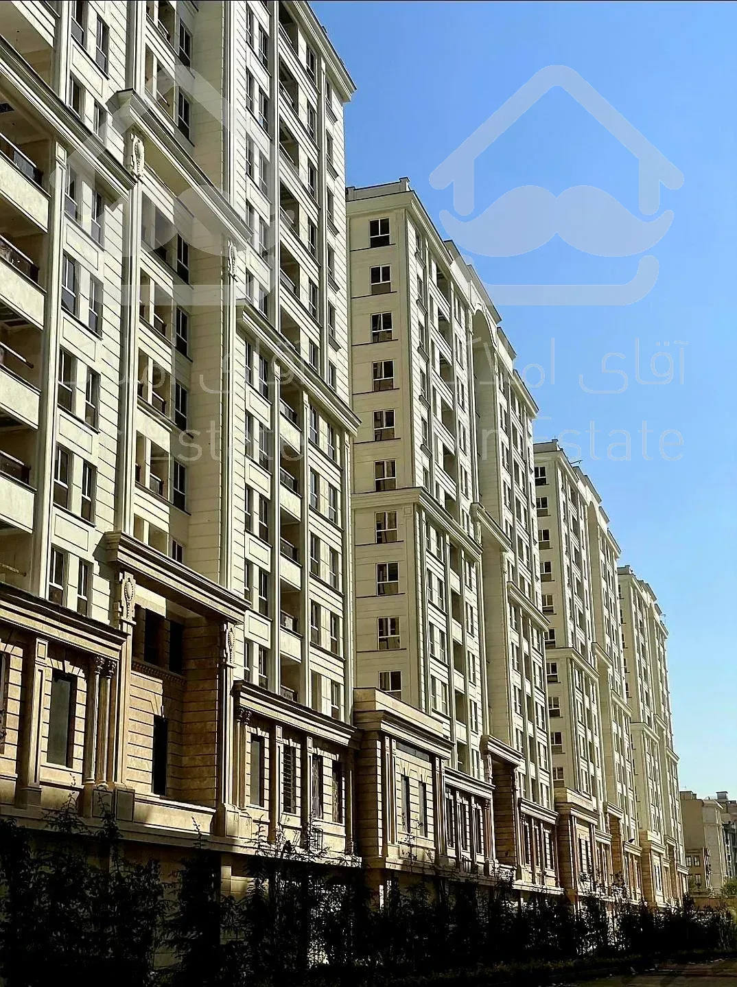 عمارت دیپلمات نشین پاسداران/به قیمت پونک بخرید