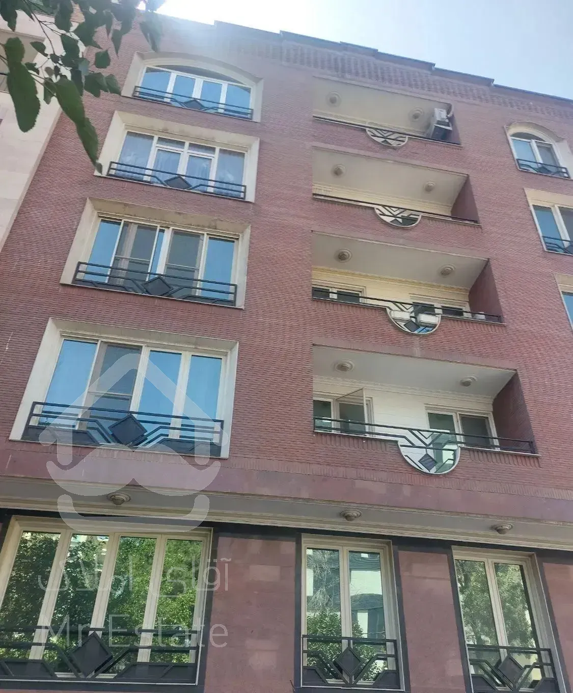 200 متر آپارتمان  خ اقدسیه تهران مالک پول لازم