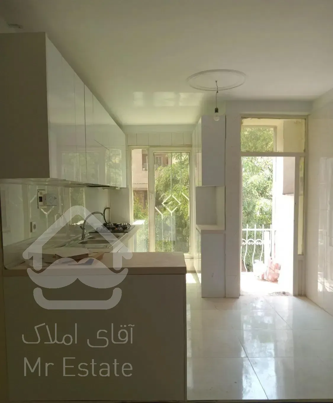 ۵۱ متر باآسانسور رو به آفتاب