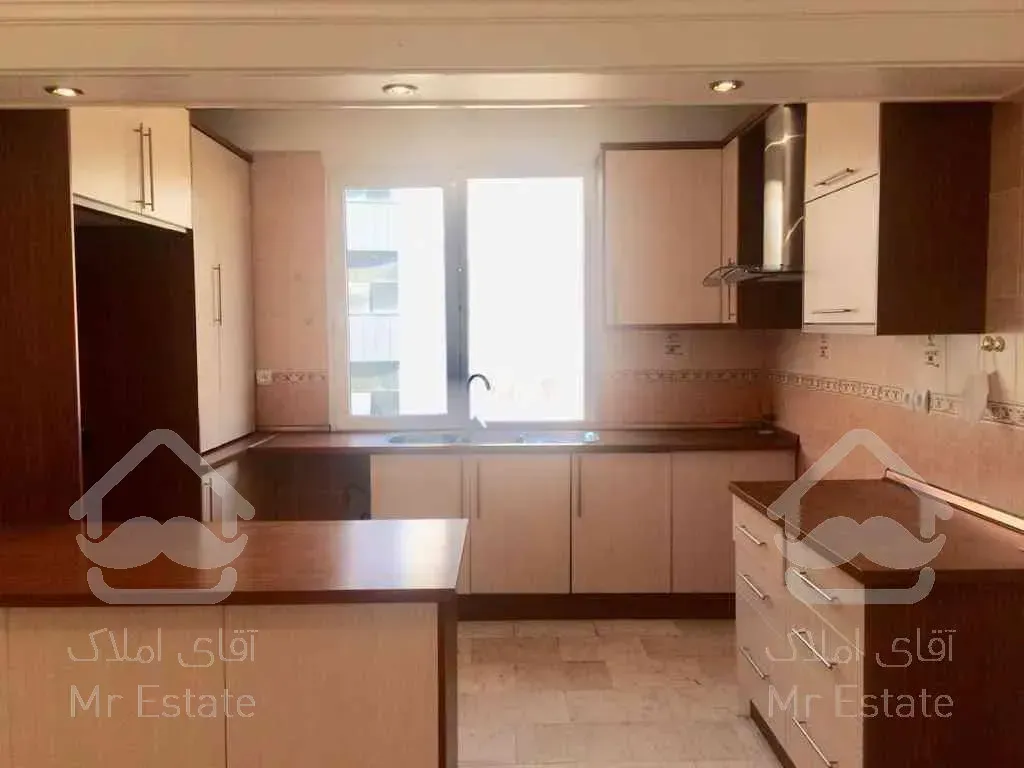 خرید و فروش اپارتمان مسکونی 100متری در بلوار فردوس