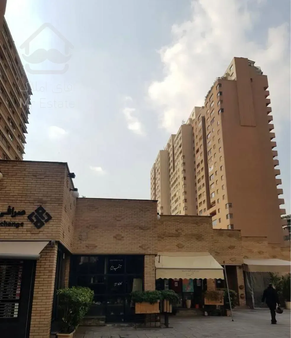 ونک  مجتمع پارک پرنس ۲۴۰متر۴خواب