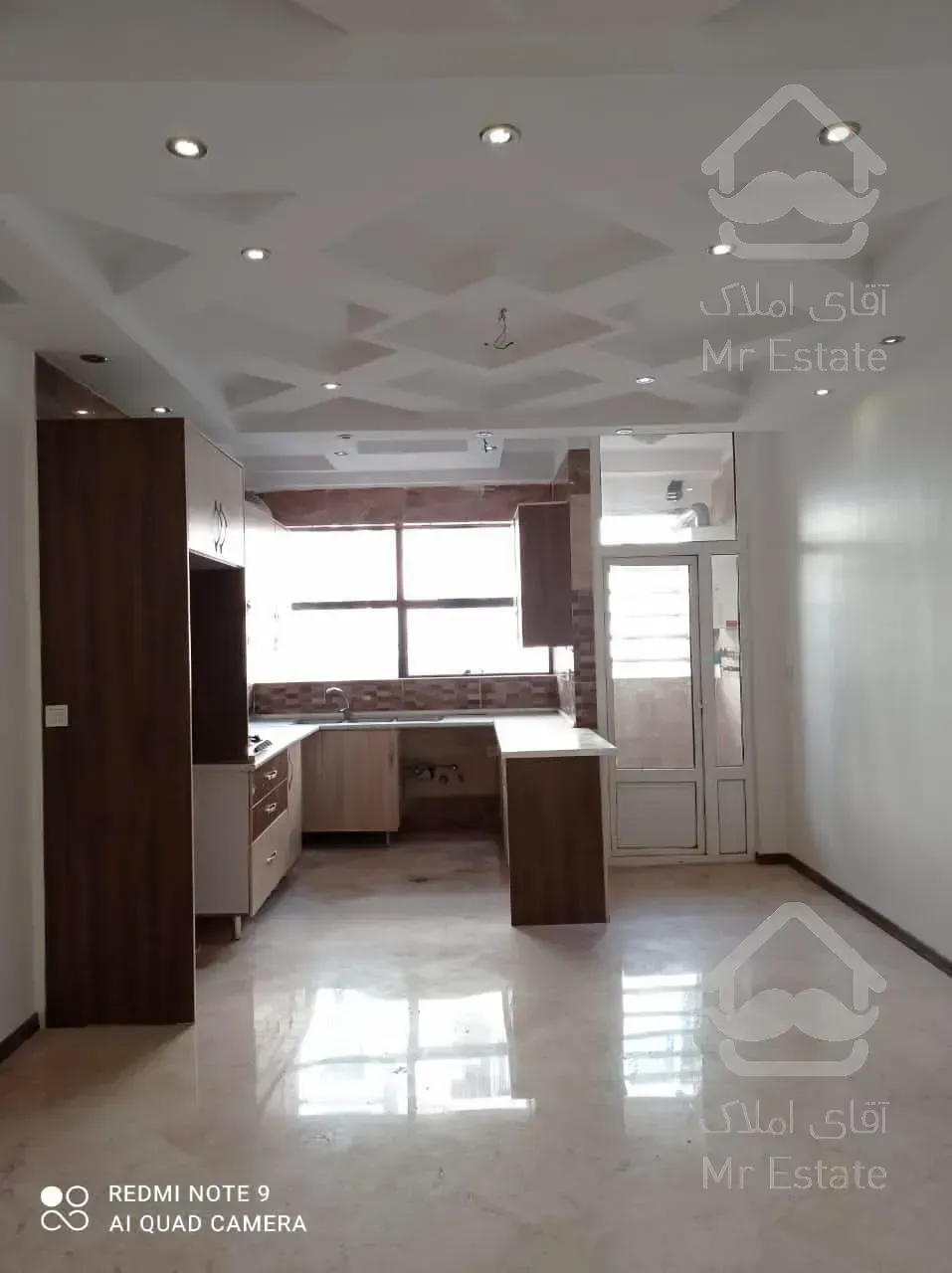 ۸۴ متر // کم واحد// غرق نور