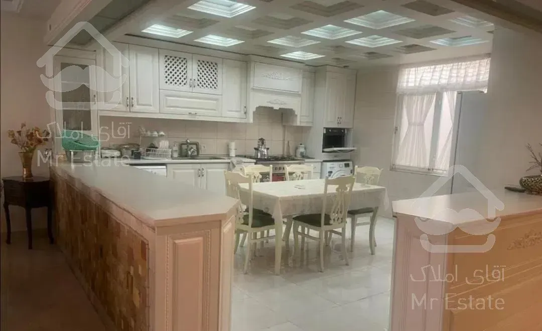 آپارتمان ۲۰۰ متری ، ۳ خواب ، فرعی عریض رشید