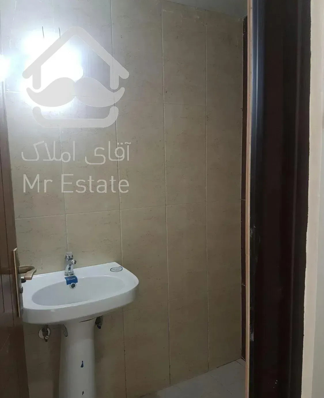 آبشار ۱۳۲ متر نوساز   متریال