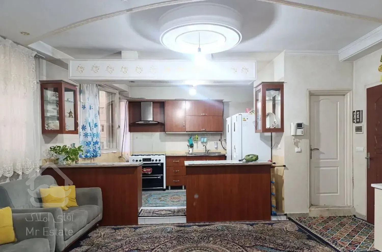 ۶۲ متری/بسیار تمیز/زیر قیمت/نورگیر فوق العاده