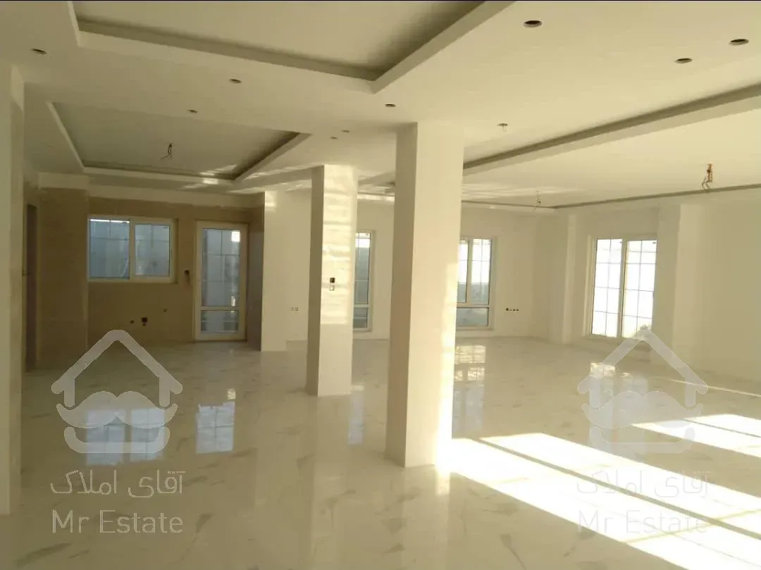 ویلا 300متری،دوبلکس شهرکی با نگهبانی 24ساعته