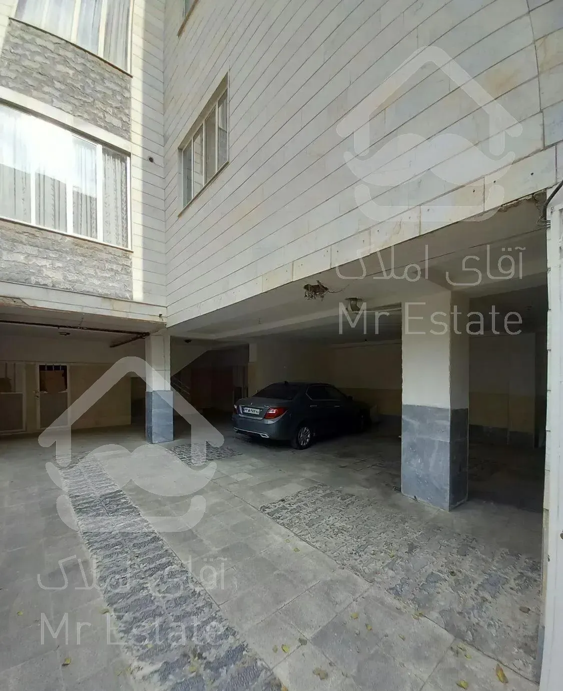 اپارتمان ۱۰۰متری طبقه دوم با پارکینگ اختصاصی