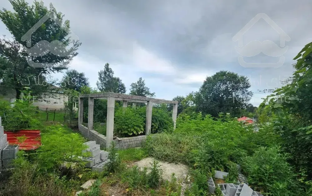 ۲۰۰ متر زمین ۷۰ متر ویلا نیمه ساز