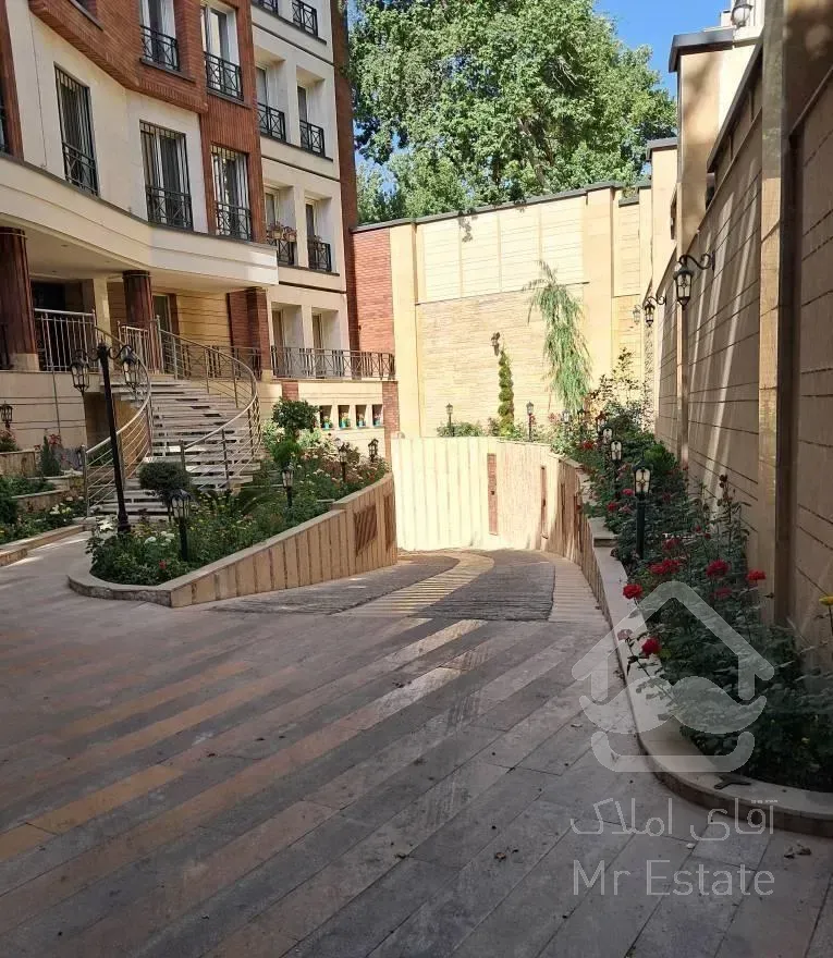 نیاوران، عمار، پارک مهر/ ۱۷۰ متر / ۳خواب