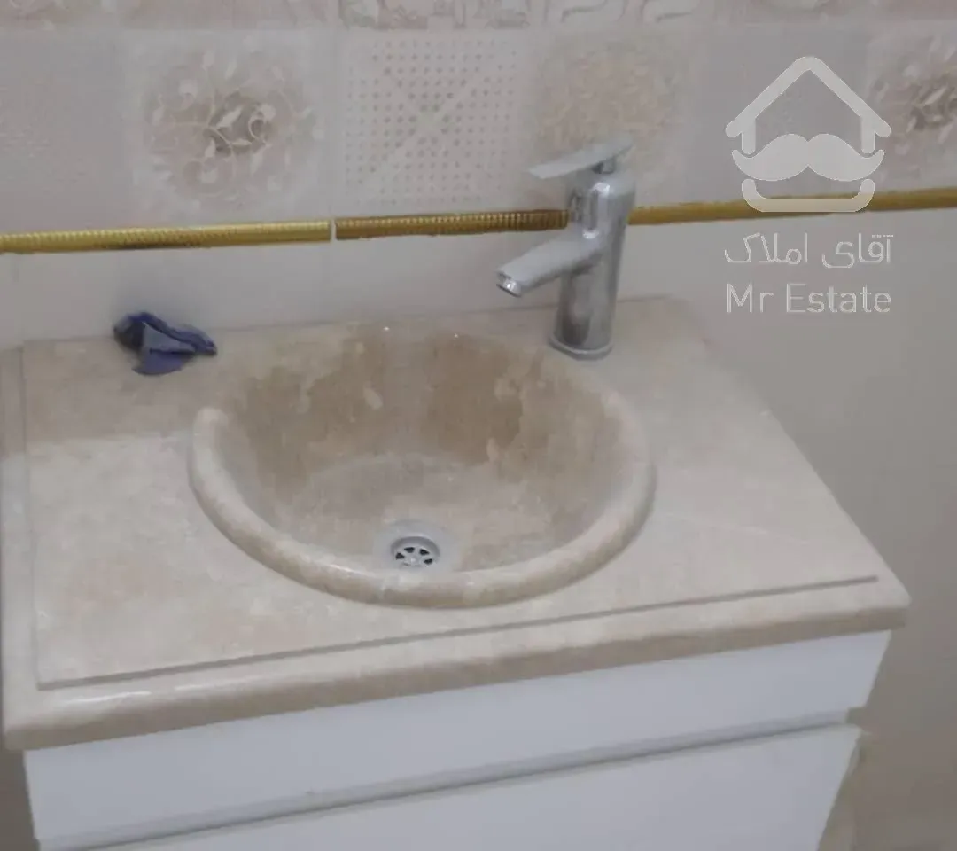 100 متر + مروارید + بالای میدان کاج سعادت آباد