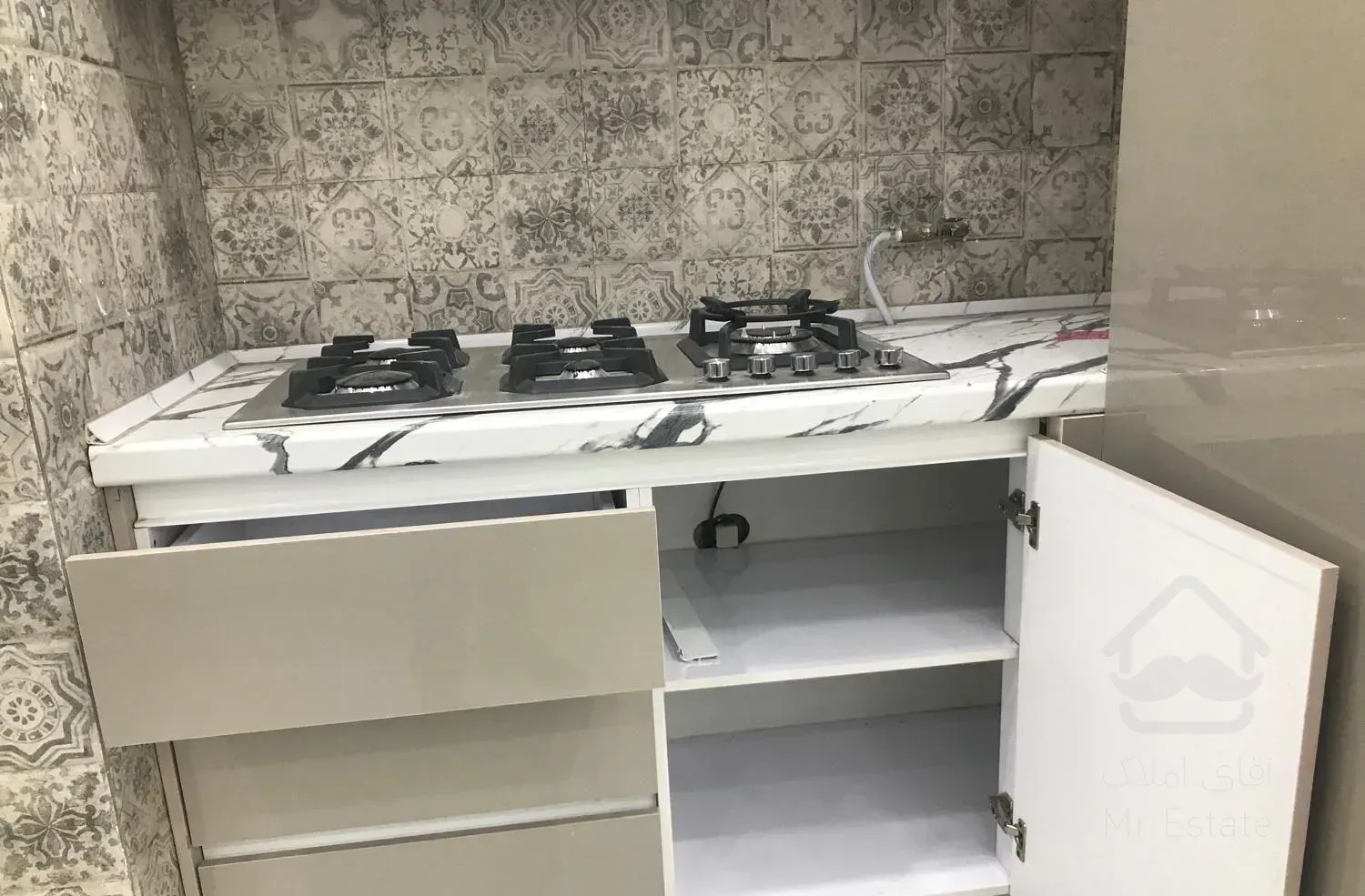 آپارتمان ۲ خوابه طبقه چهارم از پنجم