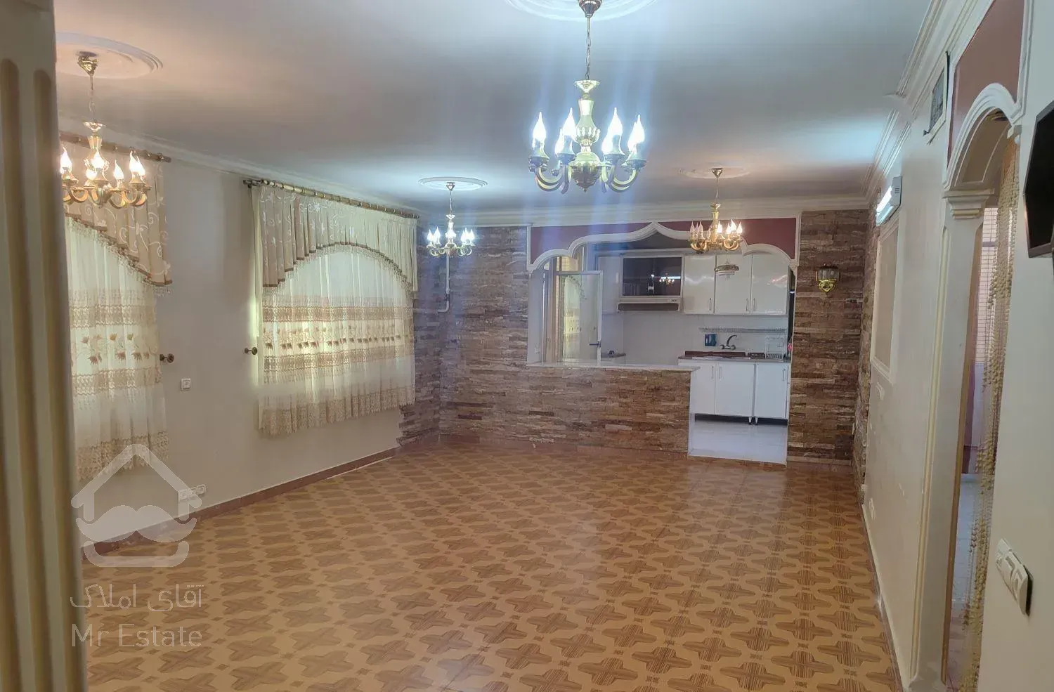 ۱۱۳متر دوخواب/تمیز و مرتب/پارکینگ/ محسنی