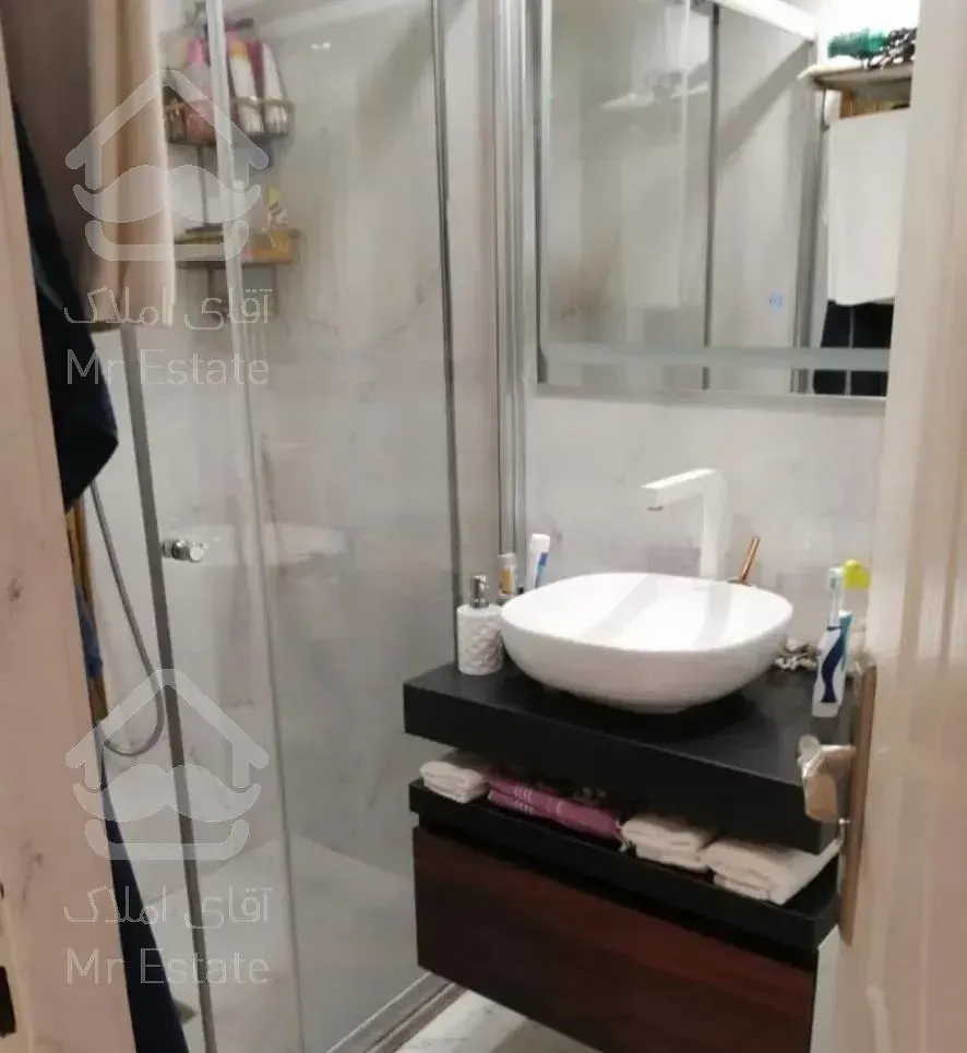 ۶۲مترفول امکانات بالکن بزرگ خطی رو به جنوب