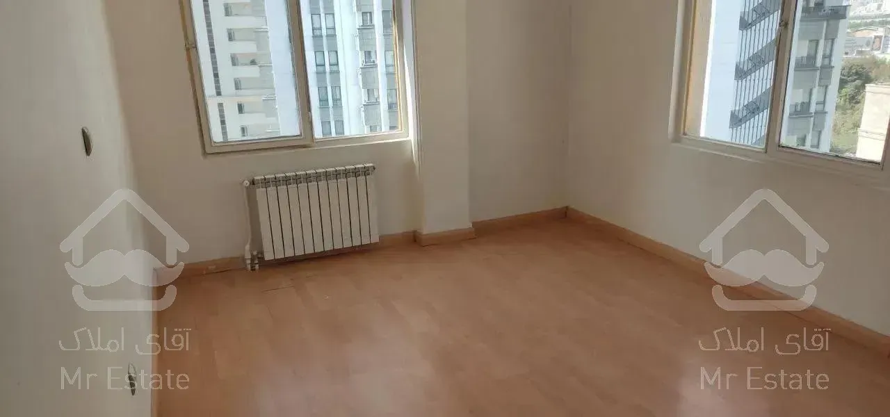 اپارتمان ۲۴۵ متری ۴ خوابه با نورگیر