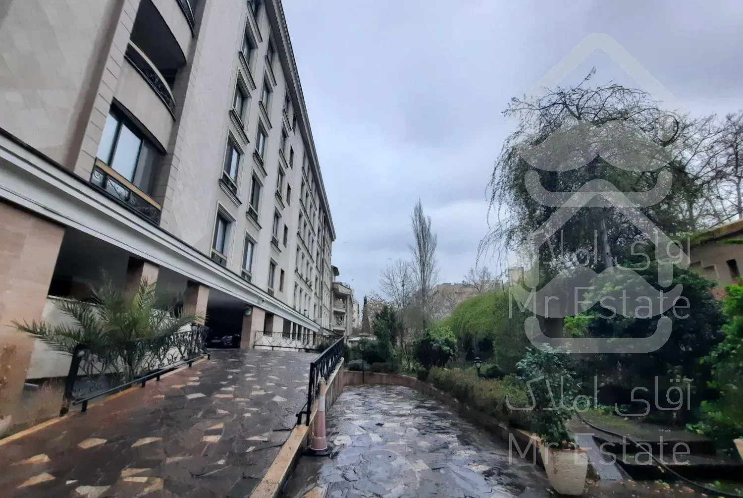 آپارتمان ، ۱۴۰ متری ، سه خوابه