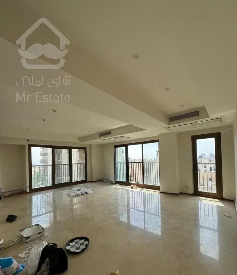 فرمانیه قبل روشا ۱۲۴ متر مینی مال کلاسیک پر پنجره