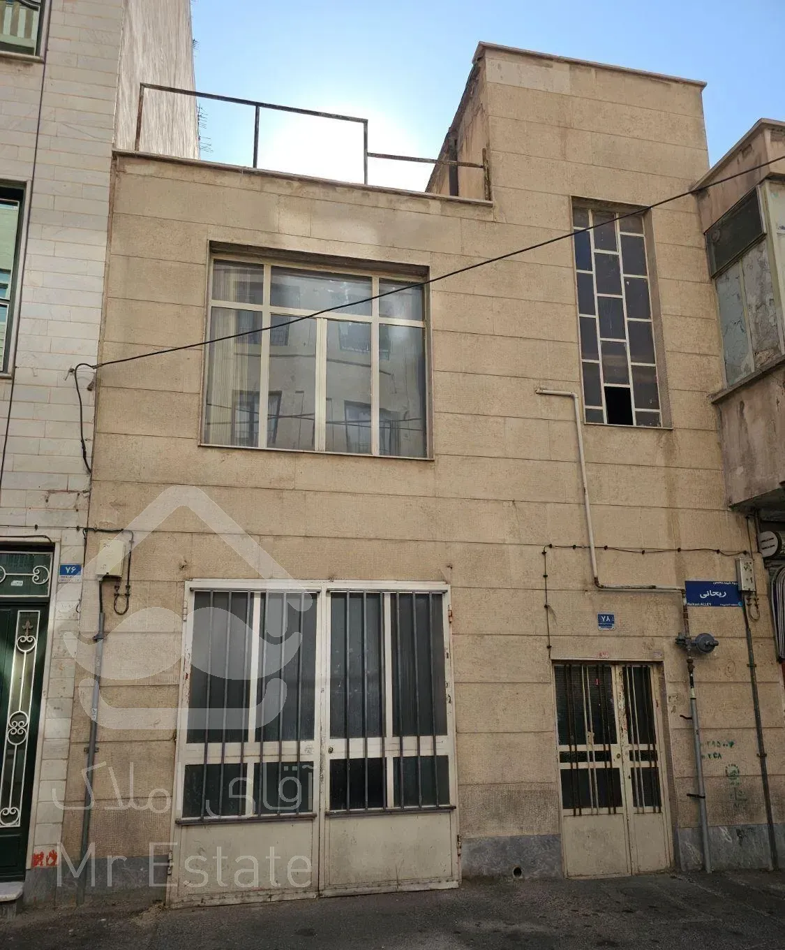 آپارتمان قدیمی حیاط دار ،جنوبی،۱۲۱متر،سند شش دانگ