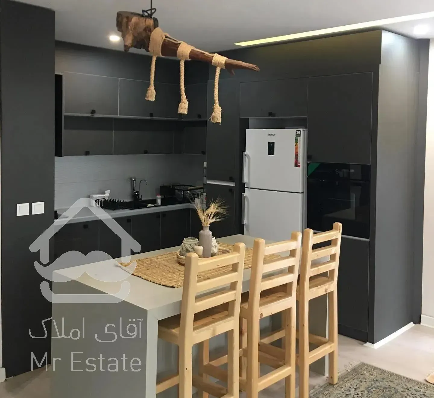 میرداماد   ۸۰ متر ۱خ          مجرد   یاخانواده