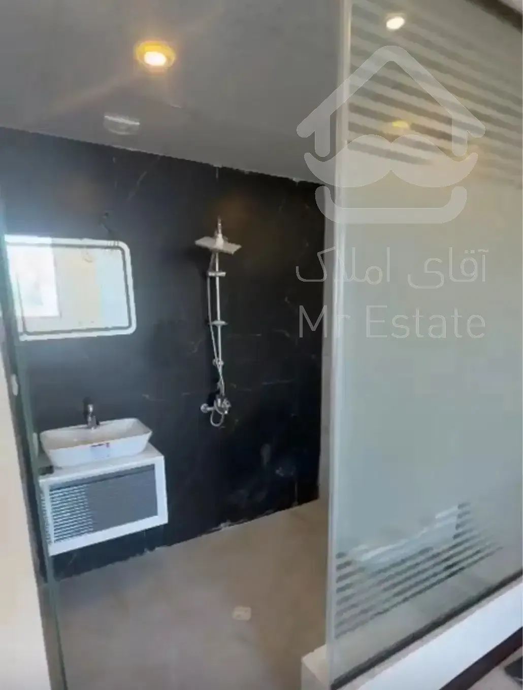 رهن اپارتمان ۲۰۰ متری مشاعات کامل