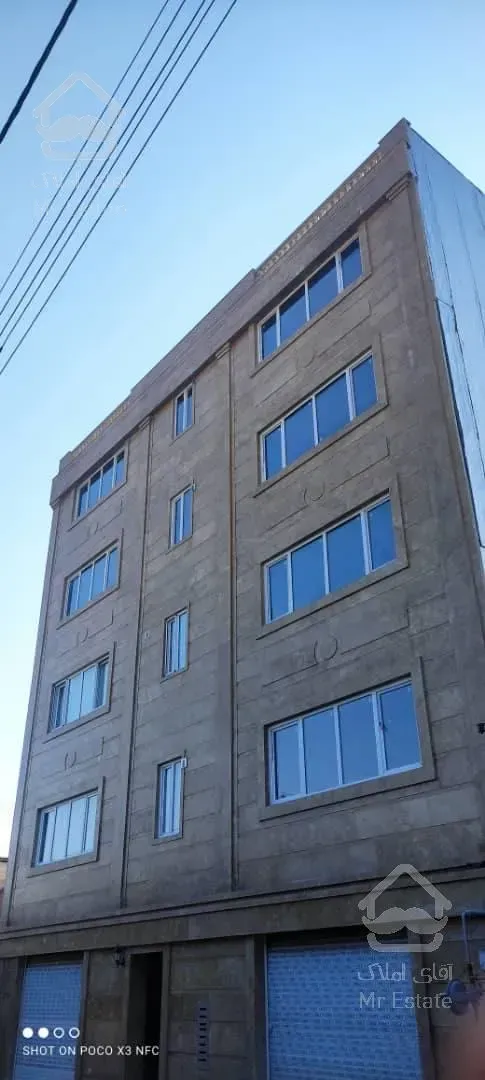 فروش دو واحد آپارتمان باهم شیک ونوسازطبقه ۴نزدیک خیابان اصلی