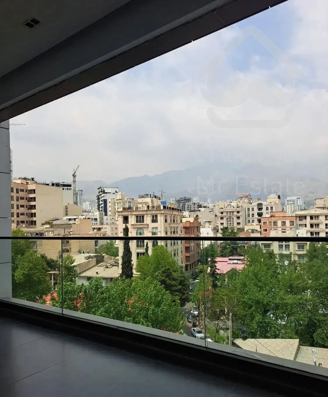 فروش واحد ۱۸۰ متر ۳خواب نوساز سپند منجیل