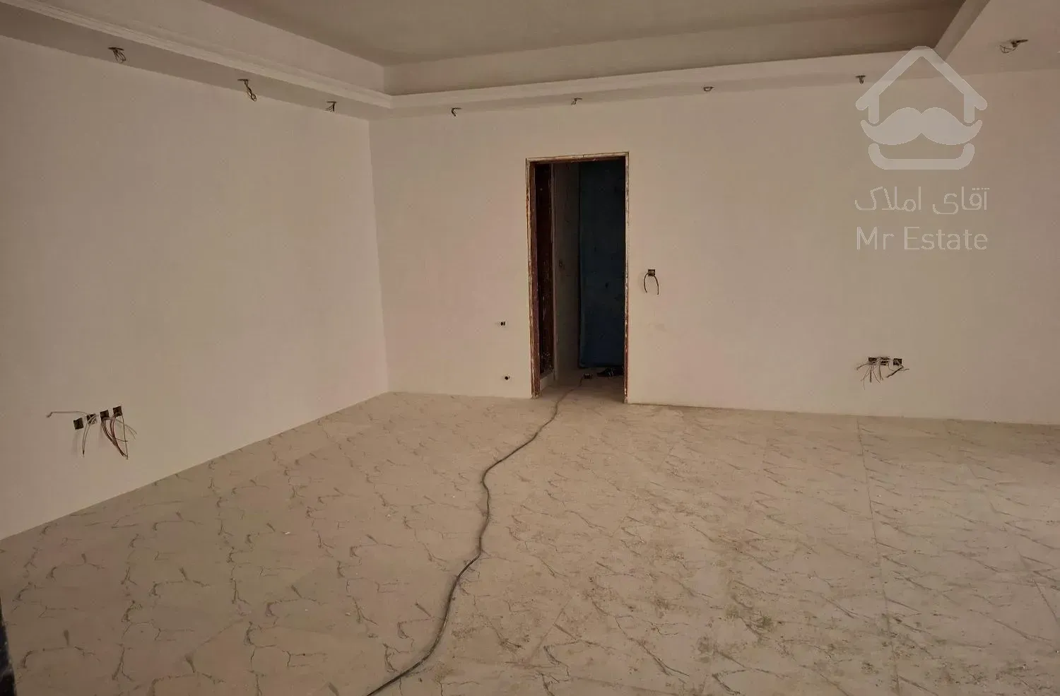 105 متر کلید نخورده